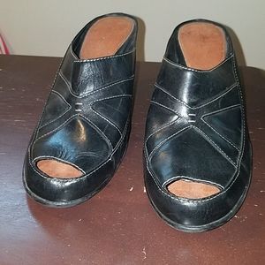 Black aersoles peep toe heeled mule